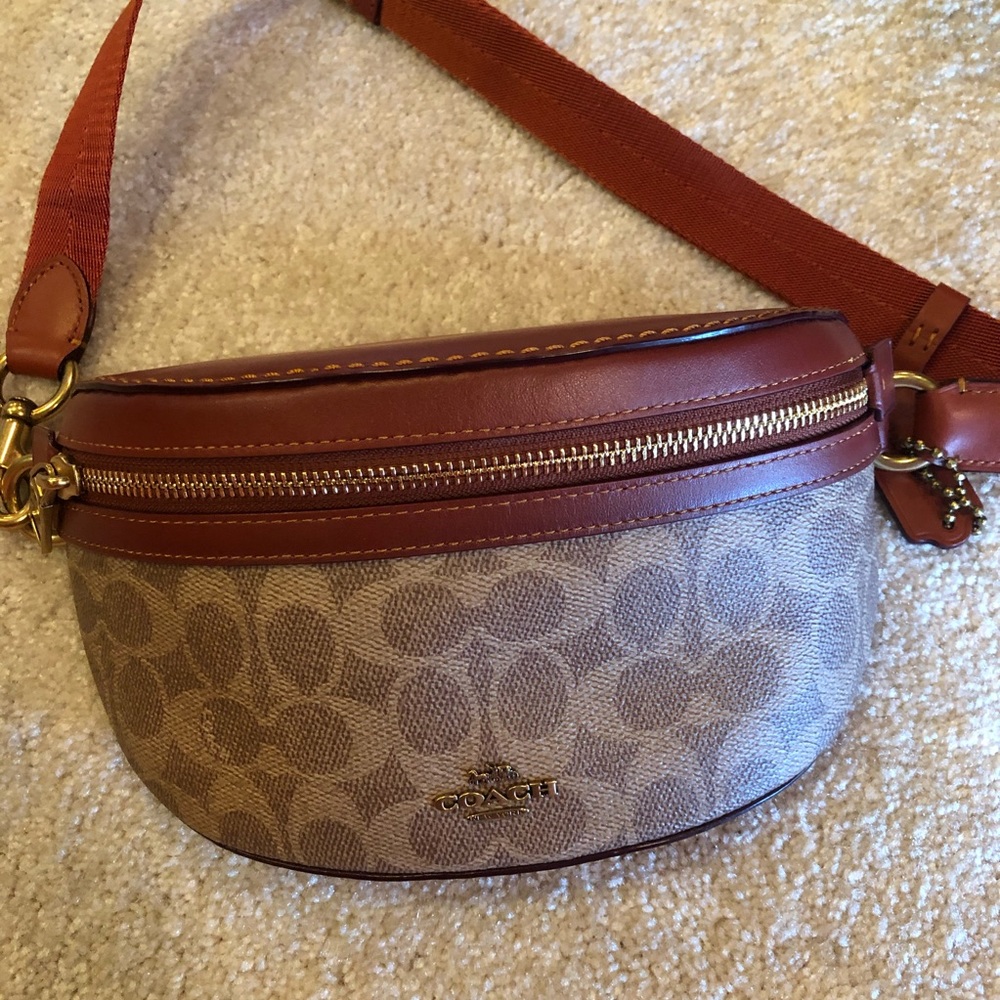 Coach Leather Fanny Pack😍